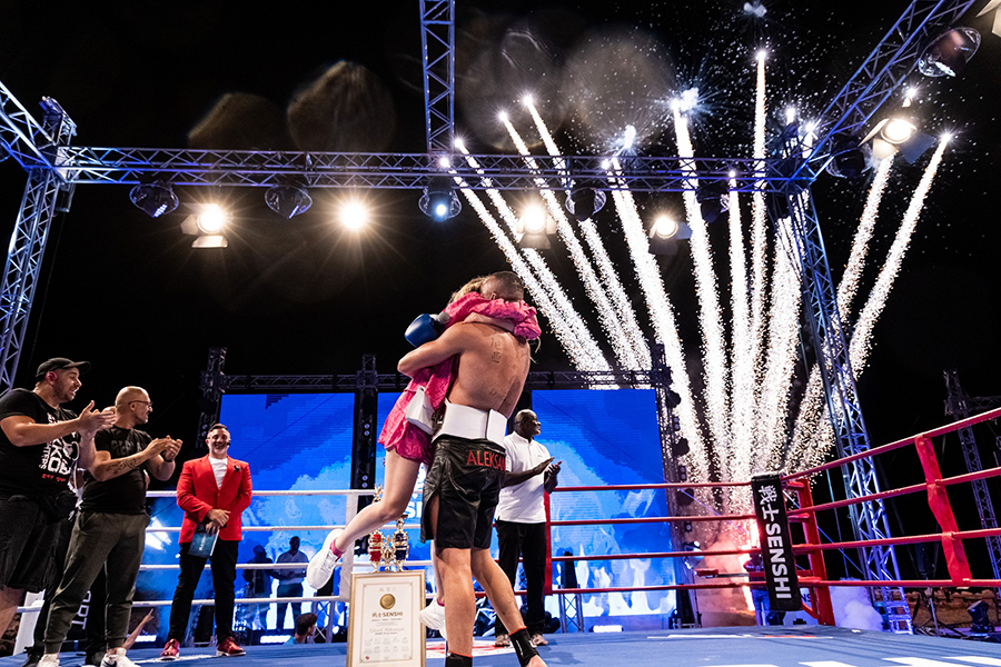 Eduard Aleksanyan made a proposing to his girlfriend