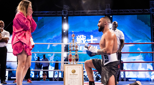 Eduard Aleksanyan made a proposing to his girlfriend right after his victory (Video)